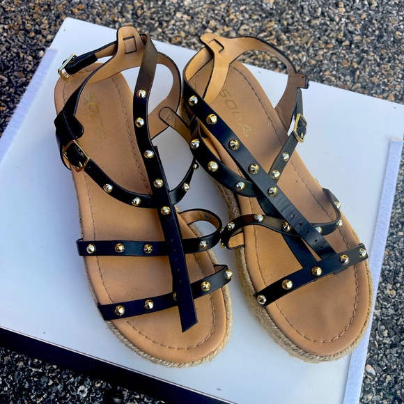 Beautiful small heel sandals 👡 ! - Picture 2 of 5